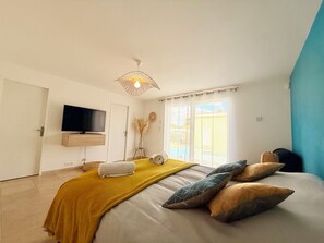 Room - VILLA T4 in Grau d'Agde with swimming pool+WIFI+Clim / Beach 170m away (Agde)