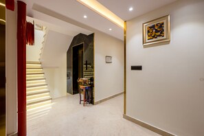 Interior - The Western Grand (New Delhi)