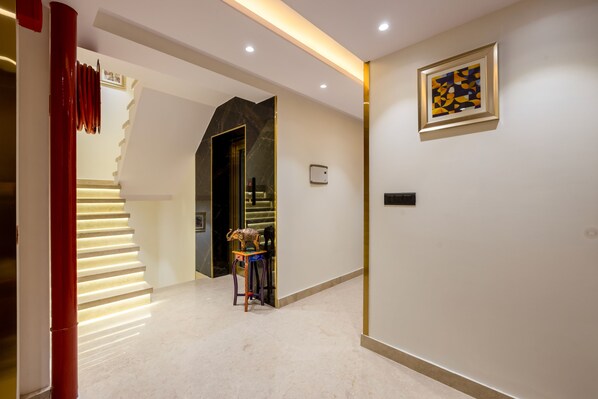 Interior - The Western Grand (New Delhi)