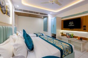 Luxury Triple Room | In-room safe, desk, laptop workspace, blackout drapes - The Western Grand (New Delhi)