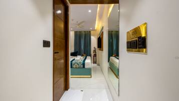 Luxury Double Room, City View