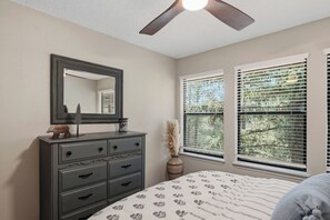 4 Schlafzimmer, Bügeleisen/Bügelbrett, kostenloses WLAN, Bettwäsche