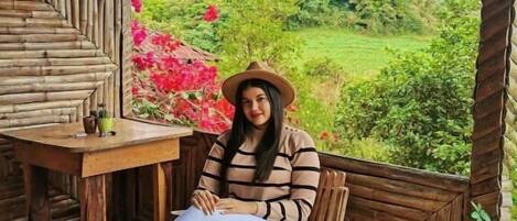 Bungalow, 1 habitación, balcón, vista al jardín | Restaurante al aire libre