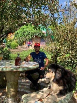 Classic-Chalet, Balkon, Gartenblick | Speisen im Freien