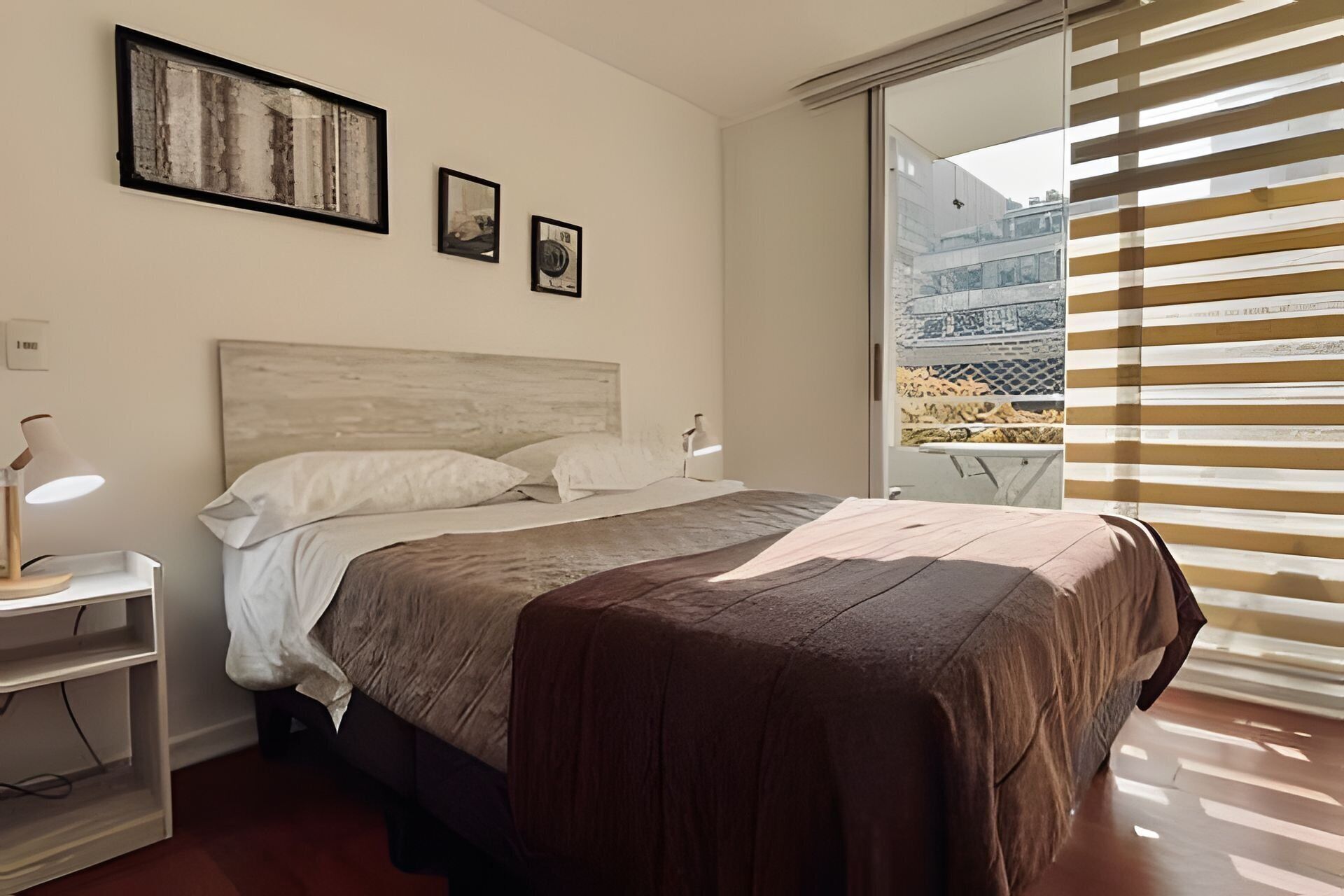 Departamento familiar, 3 habitaciones, aire acondicionado, vista al jardín | Wifi gratis y ropa de cama 