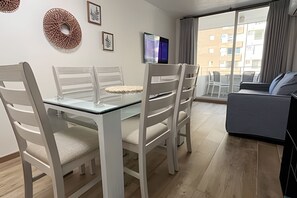 Family Apartment, 3 Bedrooms, Air conditioning, City View | Dining - Andino Suites (Santiago)