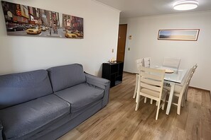 Family Apartment, 3 Bedrooms, Air conditioning, City View | Living area | 42-inch flat-screen TV with digital channels - Andino Suites (Santiago)