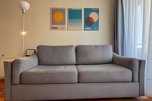 Superior Apartment, 2 Bedrooms, Air conditioning, City View | Living area | 42-inch flat-screen TV with digital channels - Andino Suites (Santiago)