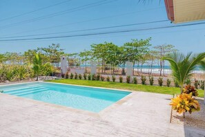 Pool - Beachfront House with Private Pool in Hermosa (Playa Hermosa)