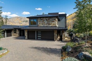 Exterior - Charming 5-bedroom house with AC in beautiful Vail (Vail)
