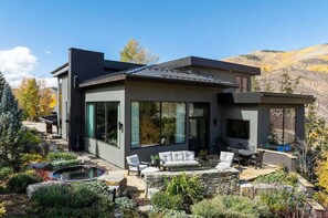 Property grounds - Charming 5-bedroom house with AC in beautiful Vail (Vail)