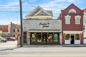 Exterior - Nightlife Central! | Entertainment District Loft (Charleston)