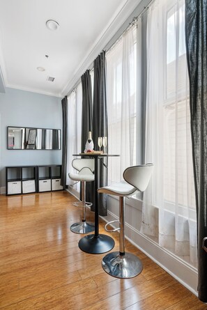 Dining - Nightlife Central! | Entertainment District Loft (Charleston)