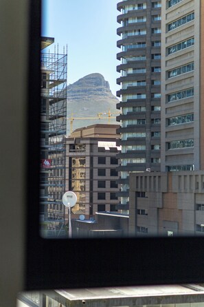 Interior - Stylish Apartment with Lion’s Head View (Cape Town)