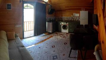 Comfort Bungalow, Garden View | Living area