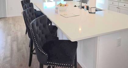 The Villager’s Escape, Luxury 3BR Near Golf, Relax & Unwind