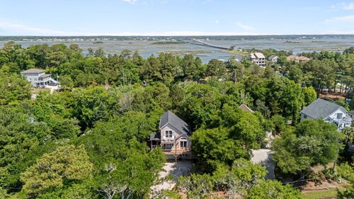 Peaceful 3BR/2.5BA home, easy walk/bike to beach