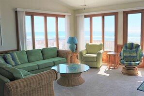 TV - Oceanfront 4BR Retreat with Private Beach Access-Discounted for weeks of 6/7 & 6 (Emerald Isle)