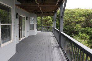 Terrace/patio - Spinnaker’s Reach Coastal Retreat | Ocean View | Community Pool | Reverse Floor (Emerald Isle)