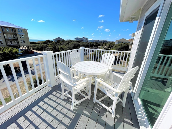 Outdoor dining - Second row, ocean view duplex w/ easy beach access (Emerald Isle)