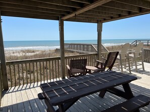 Outdoor dining - Oceanfront 4BR Beach Cottage with Private Beach Access (Emerald Isle)