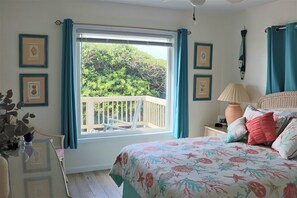 4 bedrooms, free WiFi, bed sheets - Oceanfront 4BR-Decks, Dog-Friendly & Private Beach Walkway (Emerald Isle)