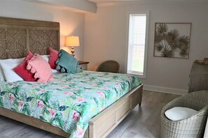 5 bedrooms, free WiFi, bed sheets - Oceanfront 5BR Home with 2 Kitchens & Beach Access (Emerald Isle)