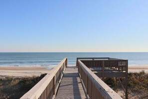 On the beach - Oceanfront 5BR Home with 2 Kitchens & Beach Access (Emerald Isle)