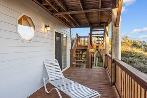 Terrace/patio - Family-Friendly Coastal Home | Community Pool | Dog Friendly (Emerald Isle)