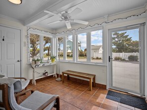 Interior - Cozy soundside studio with pool. (Emerald Isle)