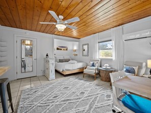 Bed sheets - Cozy soundside studio with pool. (Emerald Isle)