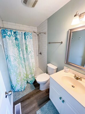 Towels - 3-bedroom, 2.5-bathroom townhome| Walk to beach (Emerald Isle)