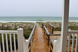 Property grounds - Ocean Front Beach Home 4BR – Views, Decks & Beach Access (Emerald Isle)