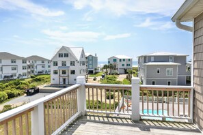 Property grounds - Soul Shine, Ocean & Sound Retreat - POOL & Hot Tub (Emerald Isle)