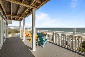 Property grounds - Dog-friendly 5BR Beach Home with Pool & Ocean Views (Emerald Isle)