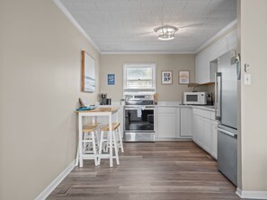 Private kitchen - 2 BR steps from beach access, dog-friendly NO FEE! (Emerald Isle)