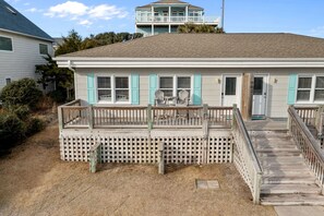 Exterior - Oceanside 2 BR duplex, dog-friendly, NO ADD'T FEE! (Emerald Isle)