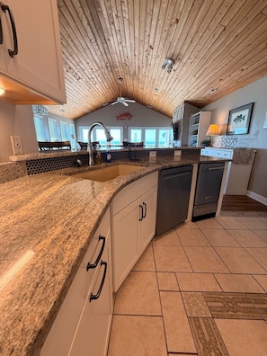 Coffee/tea maker, fridge, microwave, oven - Spacious 5BR Home with Private Pool & Ocean Views (Emerald Isle)