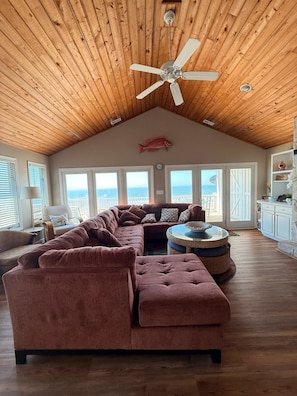 TV - Spacious 5BR Home with Private Pool & Ocean Views (Emerald Isle)