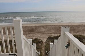 On the beach - Spacious 5BR Home with Private Pool & Ocean Views (Emerald Isle)