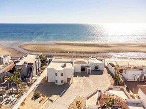 On the beach - Luxury & Spacious Beachfront Home Casa Espiritu (Puerto Peñasco)