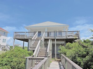 Exterior - Oceanfront Point Location – 4BR Home with Panoramic Ocean Views & 2 Master Suite (Emerald Isle)
