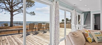 Soundfront Retreat – Private Dock, Large Deck & Waterfront Views