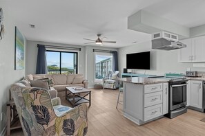 TV - Ocean View Condo – Pools, Tennis & Easy Beach Access (Emerald Isle)