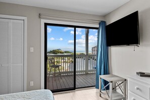 3 bedrooms, free WiFi, bed sheets - Ocean View Condo – Pools, Tennis & Easy Beach Access (Emerald Isle)