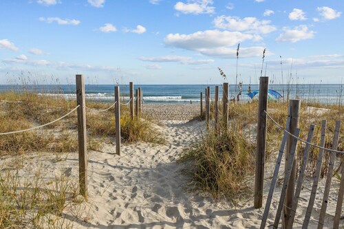 Ocean View Condo – Pools, Tennis & Easy Beach Access