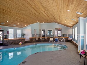 Indoor pool - Ocean View Condo – Pools, Tennis & Easy Beach Access (Emerald Isle)