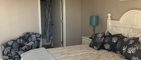3 bedrooms, WiFi (free), bed sheets