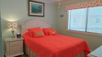 2 bedrooms, WiFi (free), bed sheets