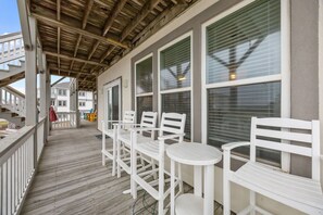 Terrace/patio - Take Me A Wave - Pier Pointe 7A2, Emerald Isle (Emerald Isle)